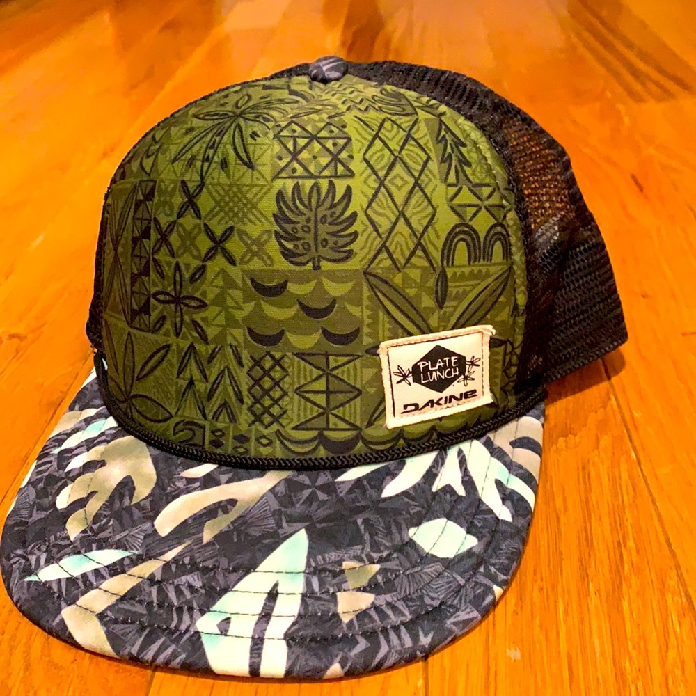 Dakine hat